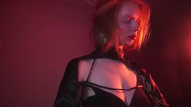 ginger hugs online show from September 12, 2025, 10:10 pm