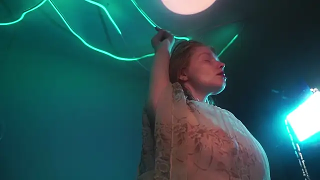 ginger hugs online show from September 19, 2025, 9:59 pm