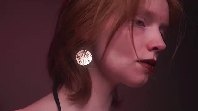 ginger hugs online show from September 25, 2025, 10:13 pm