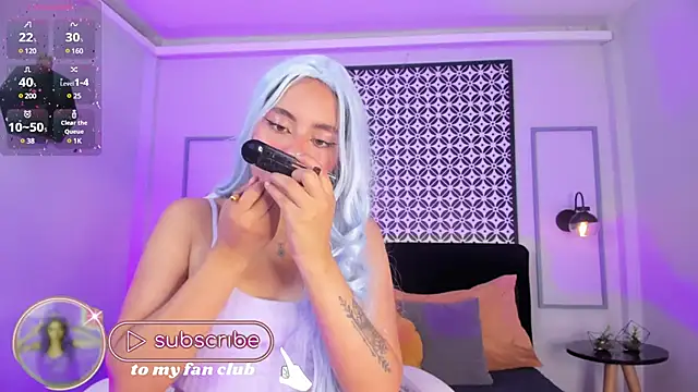 Chloe fischer  online show from January 8, 2025, 1:52 pm