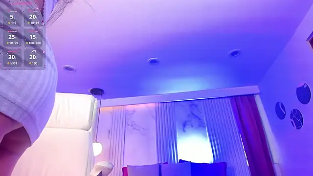 Chloe fischer  online show from February 26, 2025, 2:25 pm