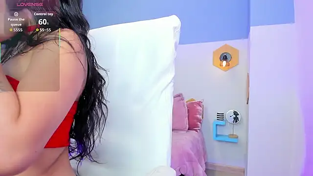 Chloe fischer  online show from September 29, 2025, 2:33 pm