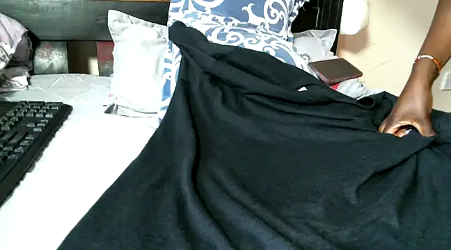 curvy natallie online show from March 18, 2025, 12:36 pm