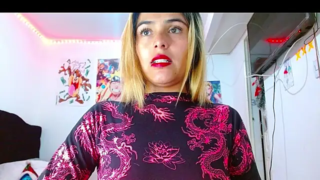 lacolombia   online show from December 3, 2024, 9:34 pm