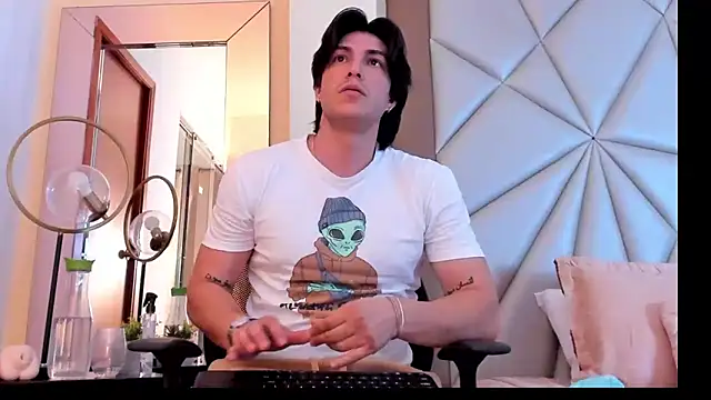 Karimferrer online show from January 23, 2025, 8:25 am