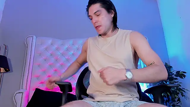 Karimferrer online show from December 3, 2025, 7:56 pm