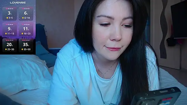 AlexaCruze online show from March 9, 2025, 12:42 pm