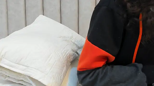 FreyaMoller online show from February 6, 2025, 12:54 am