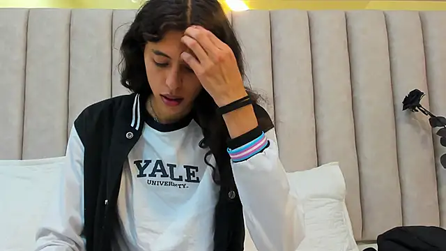 FreyaMoller online show from February 12, 2025, 7:13 pm