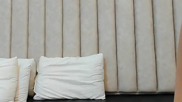 FreyaMoller online show from February 28, 2025, 10:28 pm