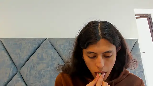 FreyaMoller online show from February 4, 2026, 8:58 pm