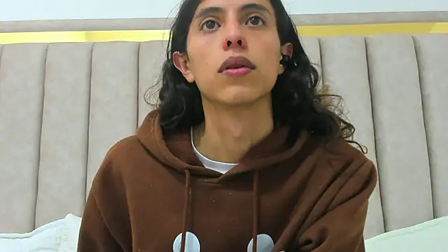 FreyaMoller online show from February 26, 2026, 7:02 pm