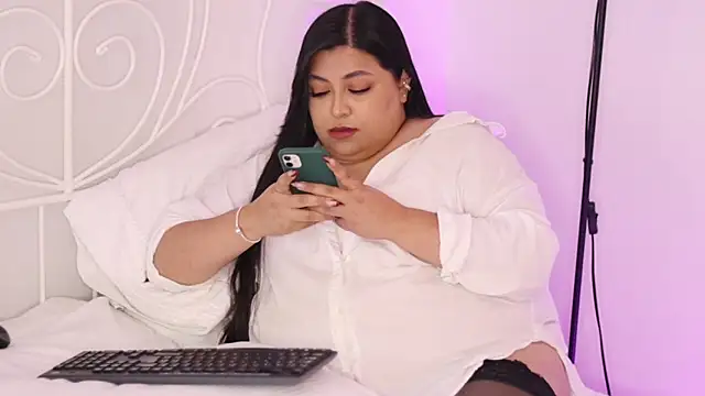 Snapshot of Adia_ chatting on January 15, 2025, 5:40 am Adia online show from January 15, 2025, 5:40 am