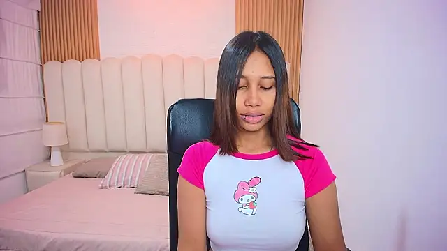 Celesteevanss  online show from February 2, 2026, 7:45 pm