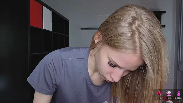 Snapshot of Elis_Fox chatting on June 1, 2026, 8:05 am Elis Fox online show from June 1, 2026, 8:05 am