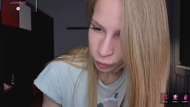 Snapshot of Elis_Fox chatting on June 29, 2026, 8:09 am Elis Fox online show from June 29, 2026, 8:09 am