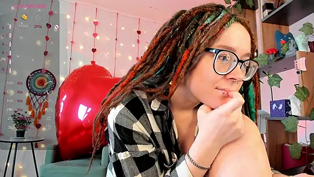 alisahug online show from February 7, 2025, 10:29 am