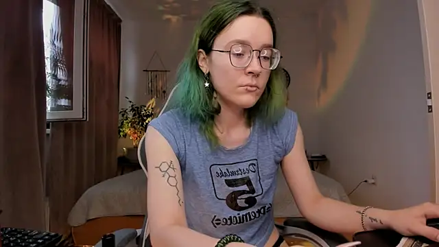 Snapshot of alisahug chatting on July 3, 2026, 3:57 am alisahug online show from July 3, 2026, 3:57 am