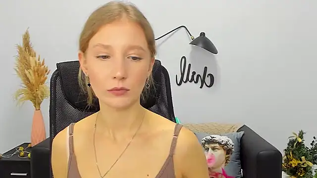 Snapshot of LolaWilsons chatting on January 9, 2025, 10:31 am LolaWilsons online show from January 9, 2025, 10:31 am