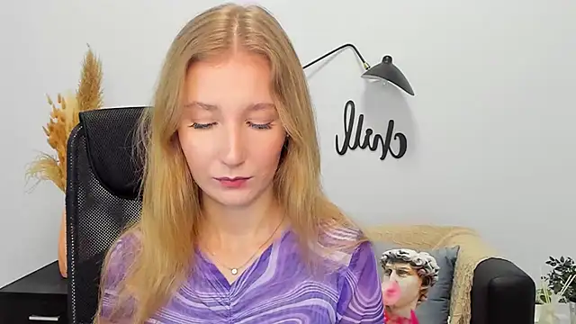 Snapshot of LolaWilsons chatting on January 17, 2025, 9:49 am LolaWilsons online show from January 17, 2025, 9:49 am