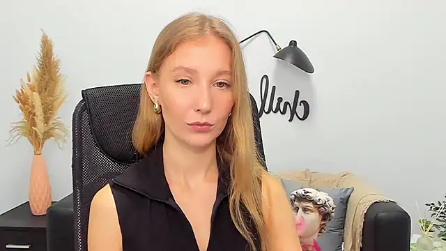 Snapshot of LolaWilsons chatting on February 7, 2025, 9:26 am LolaWilsons online show from February 7, 2025, 9:26 am