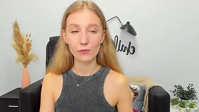 Snapshot of LolaWilsons chatting on March 10, 2025, 2:05 pm LolaWilsons online show from March 10, 2025, 2:05 pm