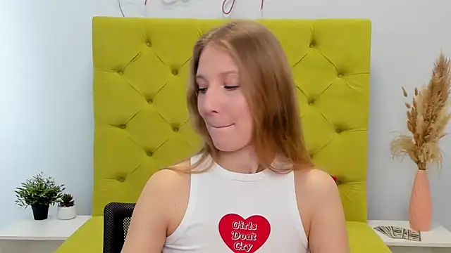 LolaWilsons online show from March 25, 2026, 7:14 am