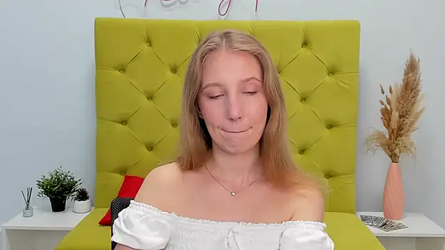 LolaWilsons online show from May 20, 2026, 6:52 am