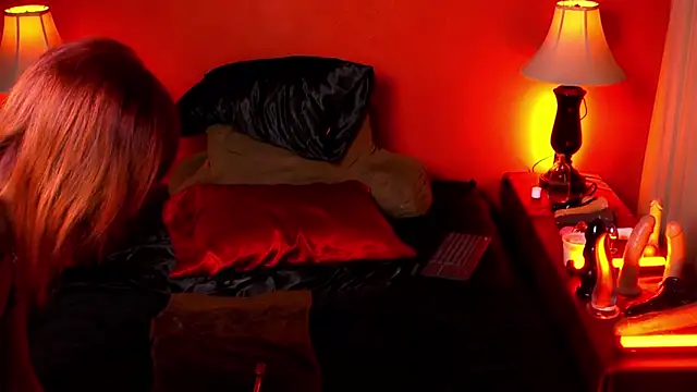 JenniferCD online show from March 9, 2025, 11:03 pm