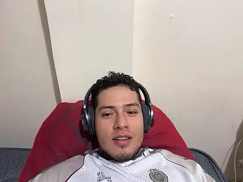 Snapshot of Malandralle chatting on November 26, 2025, 5:08 am Malandralle online show from November 26, 2025, 5:08 am