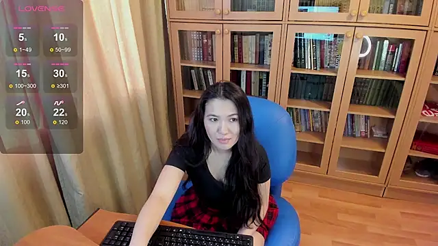 NikkiNSerdron online show from December 19, 2024, 4:56 am