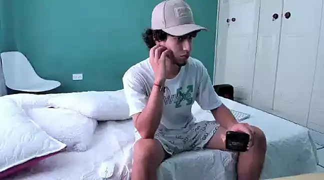 Snapshot of Chandler_ken chatting on February 4, 2025, 4:08 pm Chandler ken online show from February 4, 2025, 4:08 pm