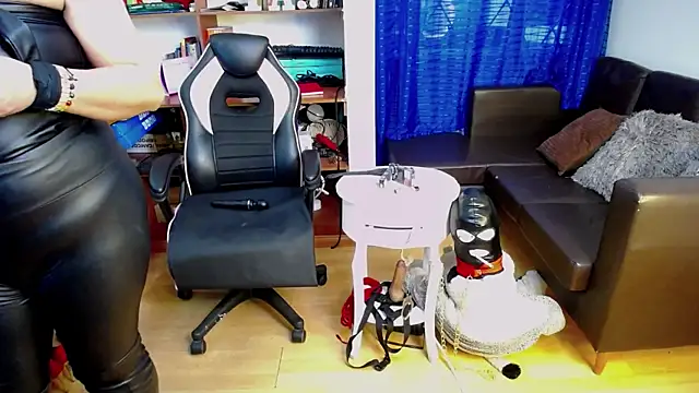 LiaTaylorr online show from September 23, 2025, 12:41 pm