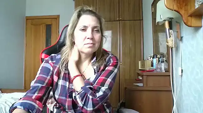 IrinaB1 online show from February 15, 2025, 1:38 pm