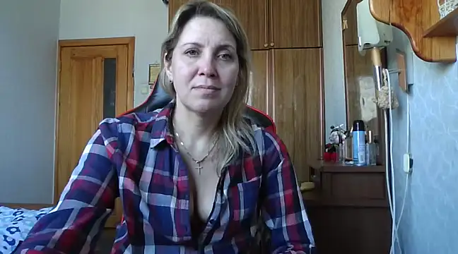 IrinaB1 online show from February 19, 2025, 7:50 am