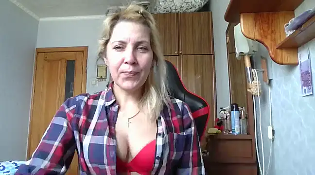 IrinaB1 online show from February 22, 2025, 7:56 am