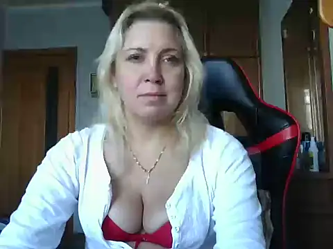 IrinaB1 online show from September 28, 2025, 5:46 am