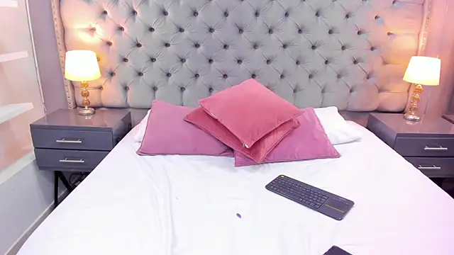 SamantaG online show from February 10, 2025, 1:11 pm