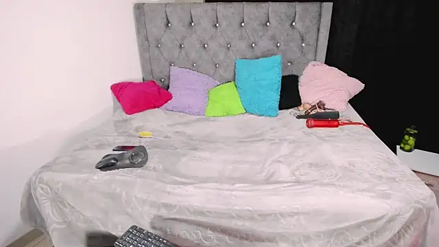 Snapshot of valenthottie chatting on February 26, 2025, 11:15 pm valenthottie online show from February 26, 2025, 11:15 pm