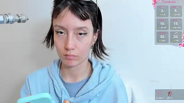 lizzy davis 1 online show from October 4, 2025, 4:10 am