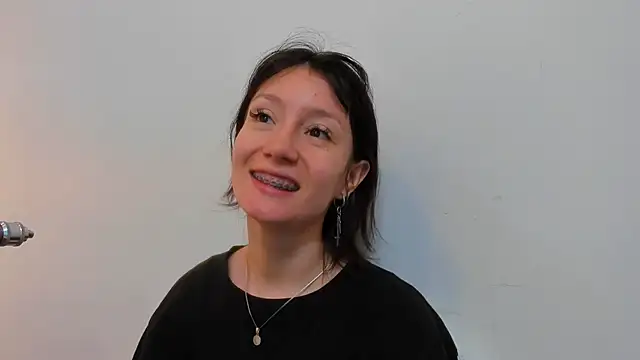 lizzy davis 1 online show from November 2, 2025, 4:04 am