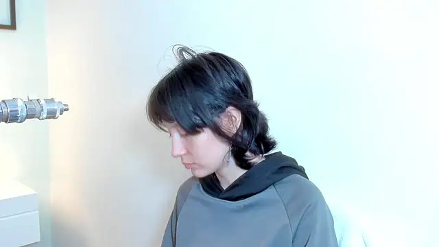 lizzy davis 1 online show from December 22, 2025, 3:58 am