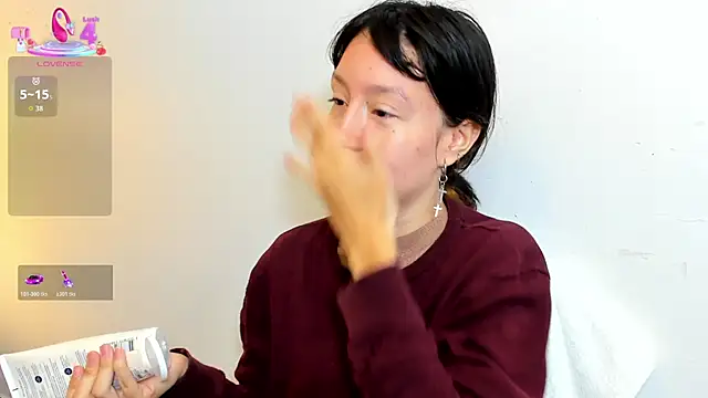 lizzy davis 1 online show from April 18, 2026, 4:05 am