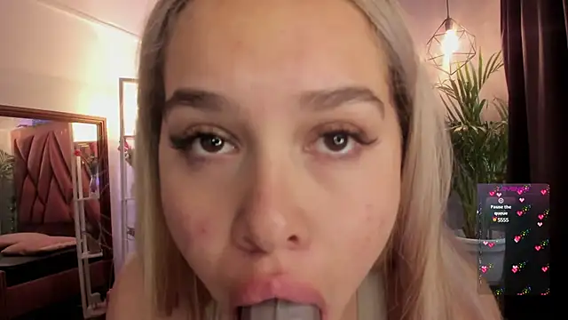 Snapshot of Haelycute chatting on March 4, 2025, 11:29 am Haelycute online show from March 4, 2025, 11:29 am