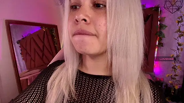 Snapshot of Haelycute chatting on September 10, 2025, 11:54 am Haelycute online show from September 10, 2025, 11:54 am