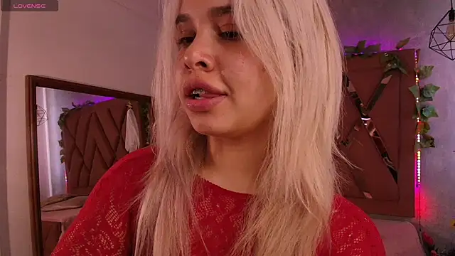 Snapshot of Haelycute chatting on October 21, 2025, 11:44 am Haelycute online show from October 21, 2025, 11:44 am