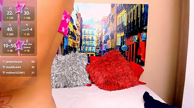 CristalLoren online show from March 13, 2025, 2:33 pm