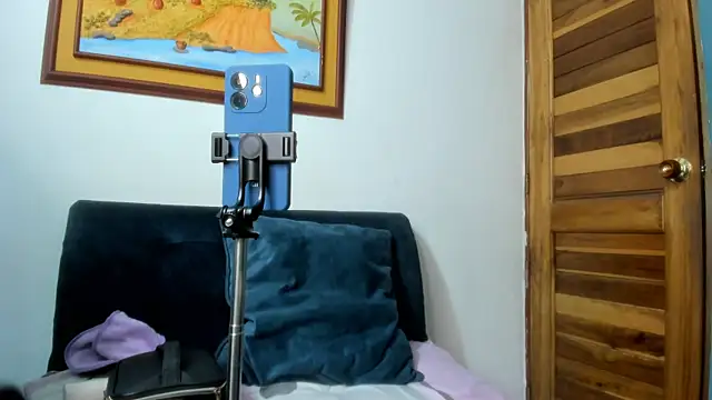IsisBlake online show from June 25, 2026, 3:06 am