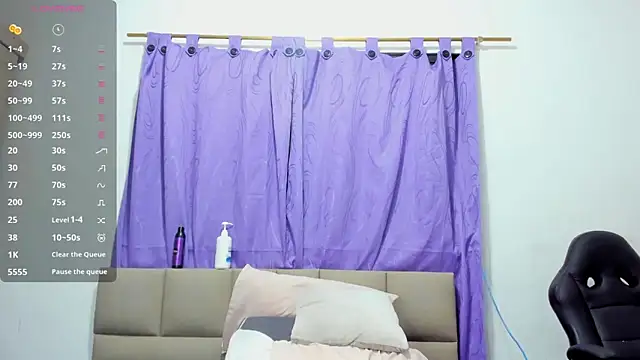 Snapshot of lilybaudyn_ chatting on February 9, 2026, 5:06 pm lilybaudyn online show from February 9, 2026, 5:06 pm