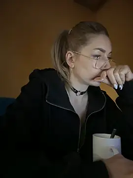 Snapshot of Crazy-Rosa chatting on January 12, 2025, 12:55 pm Crazy-Rosa online show from January 12, 2025, 12:55 pm